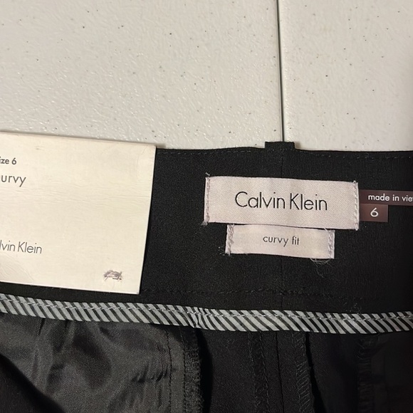 Calvin Klein curvy fit black pants. Size 6 - Picture 5 of 8